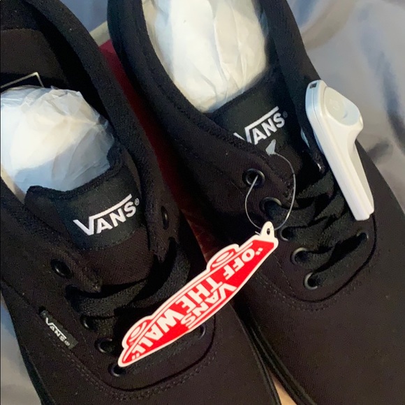 All black vans low - Picture 2 of 3
